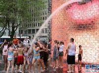 新华社国际精彩图片：一周看天下