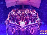 珠海长隆剧院原创节目《龙秀》亮相吸引游客