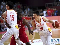 国际男篮对抗赛：中国胜喀麦隆