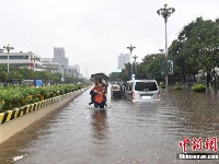 昆明连日暴雨引发城市内涝 