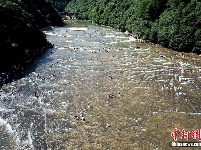 航拍福建屏南壮观的天然水上乐园——白水洋