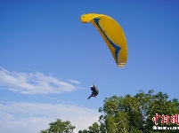 世界多国“飞客”征战亚布力滑翔伞国际精英赛