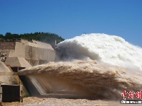 黄河2号洪水形成 小浪底持续泄洪调水