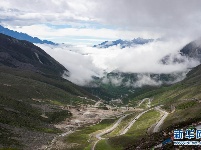 川藏公路上的“天然”观景台 雄奇景观尽收眼底