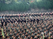 军运会进入倒计时100天 武汉举办万人军体拳挑战赛