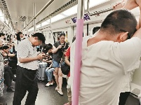 武汉发布新版地铁文明公约 媒体实访