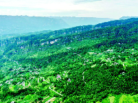 天不落水 绝壁徒步去寻水