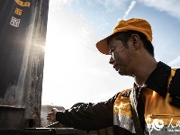 高温下的劳动者：一份责任、一份坚守、一份担当