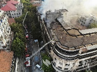 百年老建筑江汉饭店遭遇火灾