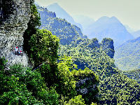 天不落水 绝壁徒步去寻水