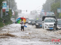 长春持续降雨 双阳河堤决口