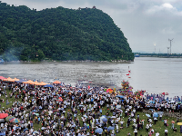 西塞山前飞白鹭 江天一色好风光