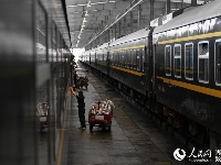 探访火车“4S”店：一天检修零部件上万余件