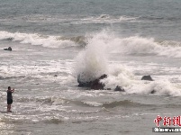 受台风“利奇马”影响 青岛海面风浪增大