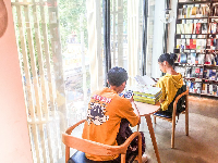 新华书店在武汉走过70年历程 伴随一代又一代人成长