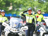 武汉首支汉警快骑女子队成立