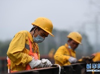 守护铁路桥梁安全的“啄木鸟”