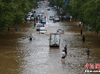 长春持续降雨 双阳河堤决口