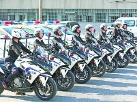 武汉首支汉警快骑女子队成立