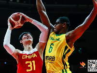 中巴男篮对抗赛：中国70-73巴西