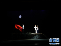 湖北大型花鼓戏《乡月照人还》在京上演