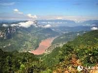宜昌：夏日西陵峡 风景美如画