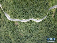 跟着爸妈去“驻村”