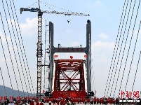 全球建设难度最大桥梁“武汉造” 平潭海峡公铁两用大桥正式合龙