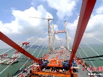 全球建设难度最大桥梁“武汉造” 平潭海峡公铁两用大桥正式合龙