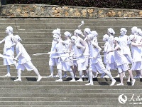 华中农业大学原创人体雕塑舞蹈《红旗颂》 献礼新中国70周年