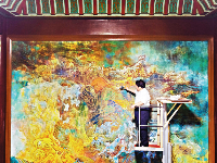 艺术家楼家本亲手修复36年前原作 黄鹤楼10幅大型壁画焕彩重生