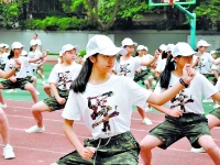 武汉90万中小学生开学第一课  争做军运最佳文明主场人
