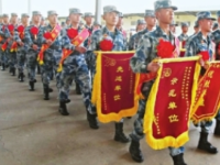 
驻鄂空降兵战车方队凯旋 圆满完成新中国成立70周年阅兵任务