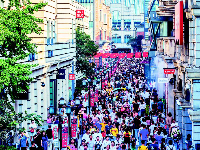 央视先后十次聚焦 游客满意率达99.41%
武汉成黄金周热门旅游网红城市