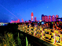 长江灯光秀凸显大城魅力 武汉接待游客逾2000万人次