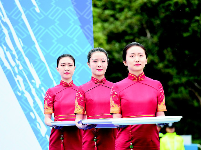 赛会志愿者——用美丽和热情服务盛会