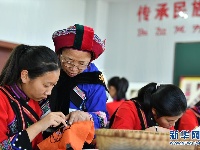 方寸之间绣绝活儿