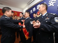 “下輩子還要當警察，還要繼續當戰友”——致敬.老警