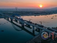 湖北摄影爱好者数万张图片记录高铁建设