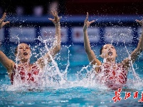 “水上芭蕾”武汉绽放