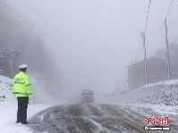 湖北五峰突降大雪