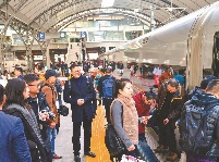 汉十高铁昨日开通 鄂西北1600万人圆了高铁梦