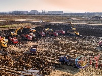 湖北摄影爱好者数万张图片记录高铁建设