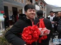 甘肃陇南：“股份制”试验让贫困户喜提分红