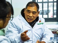 湖北五峰：大学生村医服务山乡医疗