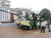 退役军人斥资千万元 在武汉蔡甸打造军事模型展览馆