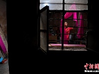 云南通海手工制香人