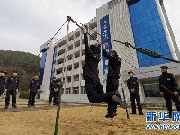 冬日训练 看湖北荆门特警支队新人蜕变