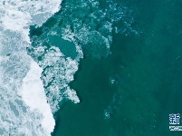 青海湖进入封冻期