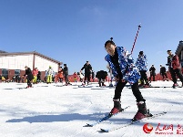 湖北保康：冰雪世界度快乐假日